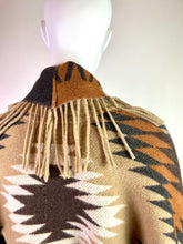 Lade das Bild in den Galerie-Viewer, MANTEL BAZAR DELUXE