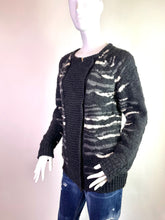 Lade das Bild in den Galerie-Viewer, STRICKJACKE IRO