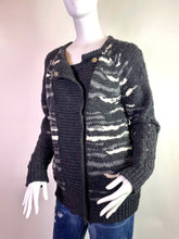 Lade das Bild in den Galerie-Viewer, STRICKJACKE IRO