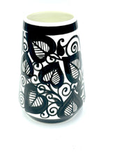 Lade das Bild in den Galerie-Viewer, VINTAGE POTTERY VASE