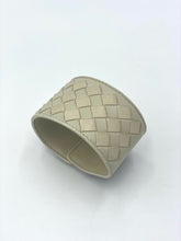 Lade das Bild in den Galerie-Viewer, ARMBAND BOTTEGA VENETA