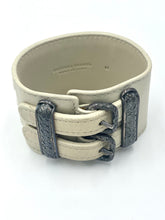 Lade das Bild in den Galerie-Viewer, ARMBAND BOTTEGA VENETA