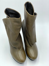 Lade das Bild in den Galerie-Viewer, STIEFELETTEN BALENCIAGA