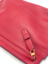 Lade das Bild in den Galerie-Viewer, CLUTCH LOEWE
