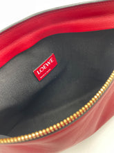 Lade das Bild in den Galerie-Viewer, CLUTCH LOEWE
