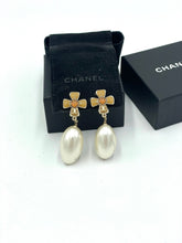 Lade das Bild in den Galerie-Viewer, OHRRINGE CHANEL
