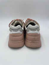 Lade das Bild in den Galerie-Viewer, SNEAKER NO 21
