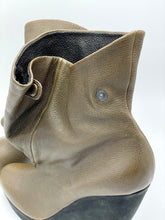 Lade das Bild in den Galerie-Viewer, STIEFELETTEN BALENCIAGA
